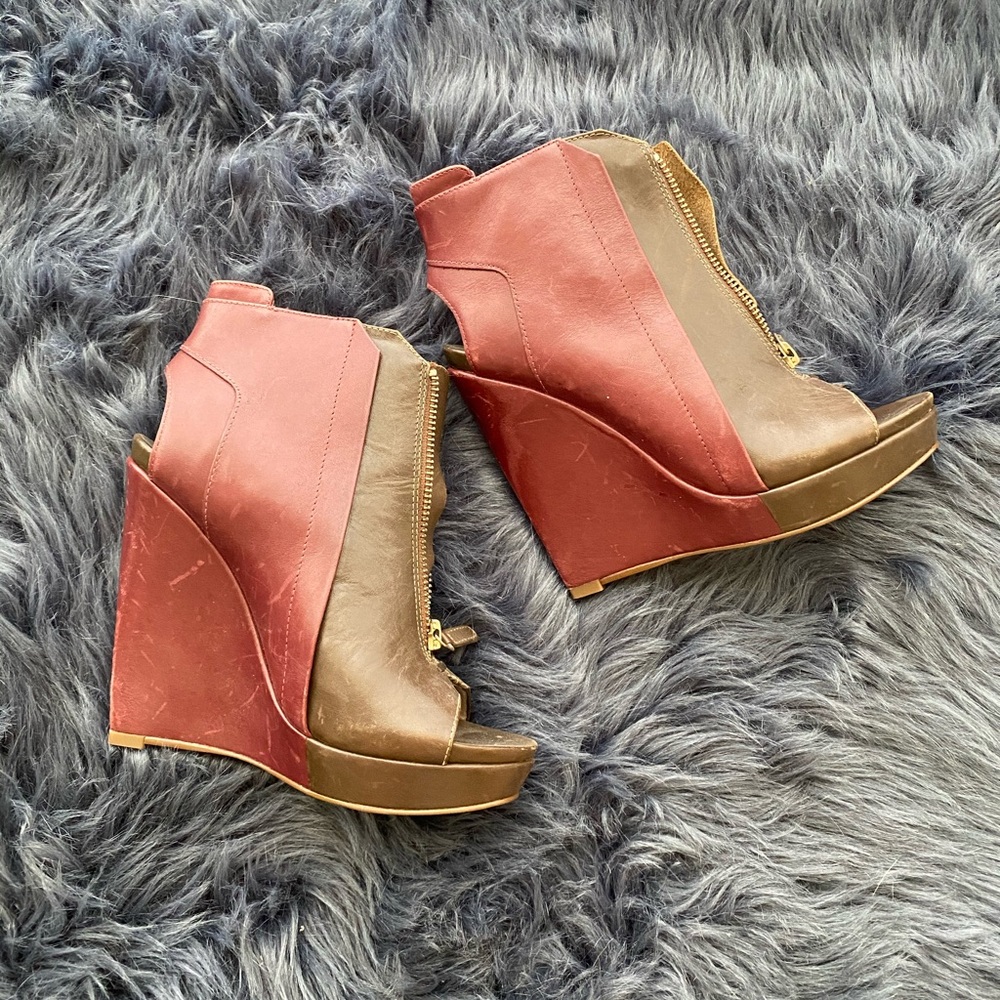 10 Crosby Derek Lam Red Brown Bootie Wedge